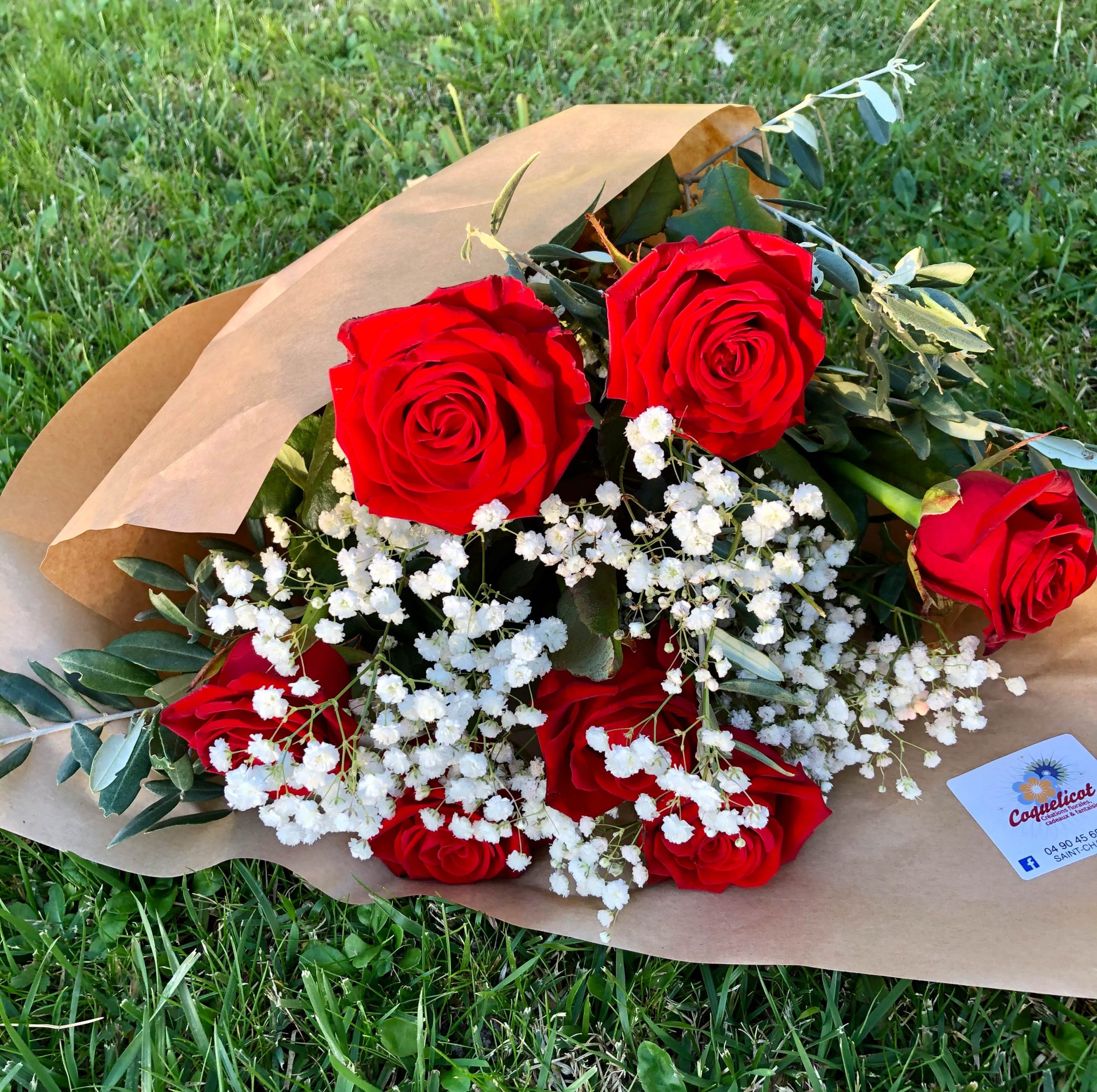 Bouquet De Roses Rouges Et Gypsophile Coquelicot